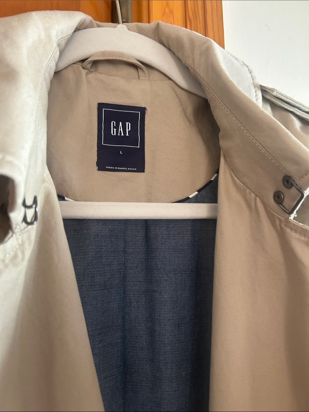 Gap Double-Breasted Classic Trench Coat in Khaki - Picture 2 of 3